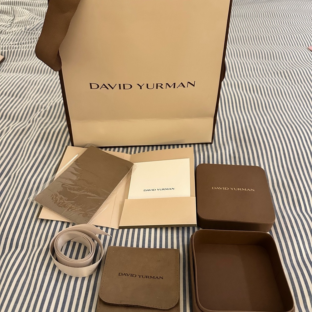 David Yurman Luxury Set with Brown and Cream Packaging